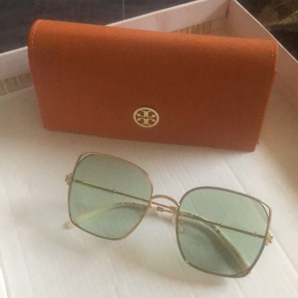 Tory Burch - Picture 4 of 4